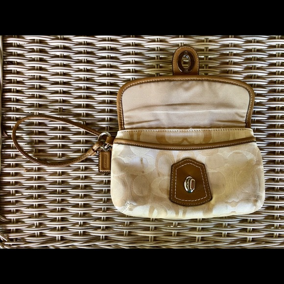 Coach Wristlet - Picture 3 of 6